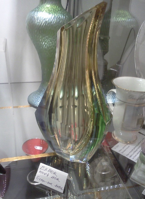 Přebroušená hutní váza ze Mstišlova